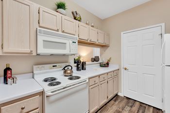 Eagle ranch apartments full kitchen