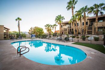 The vistas apartment homes pool