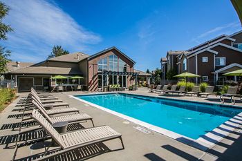 Redstone ranch apartments swimming pool