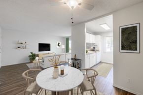 Goleta apartment for rent - A dining room with a white table and chairs.