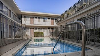 Courtyard w/pool