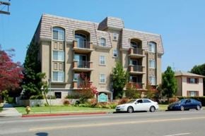 Los Angeles apartment for rent - at Lido Apartments - 2810 S Sepulveda, Los Angeles, California