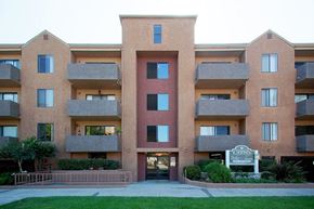 Los Angeles apartment for rent - Elegant Exterior View Of Property at 3745 Glendon Avenue, California, 90034