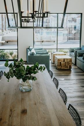 Bakersfield apartment for rent - Interior Community Room Dining at Park West at Stockdale River Ranch, California