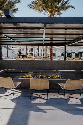 Outdoor firepit