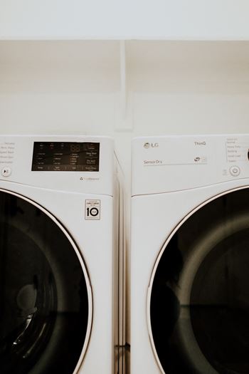 Model front load washer/dryer