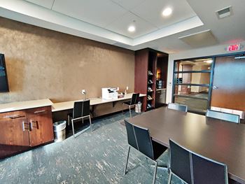 Business center with wi-fi, printer & scanner