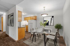St. Paul apartment for rent - Kitchen and dining area