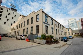 Richmond apartment for rent - The Locks - White Byrd building