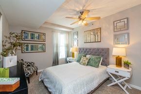 Kansas City apartment for rent - Gorgeous Bedroom at 45 Madison Apartments, Kansas City, Missouri