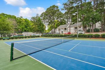 The tennis court at the preserve at ballantyne commons apartments