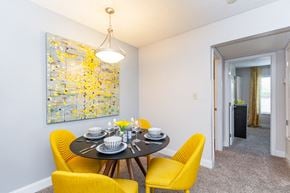 Kansas City apartment for rent - Elegant Dining Room at The Reserve At Barry Apartments, Kansas City, MO, 64154