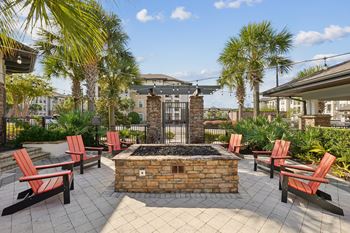 Firepit area at the loree