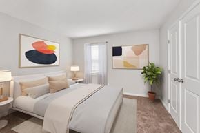 Richmond apartment for rent - Bedroom With Expansive Windows at Staples Mill Townhomes, Richmond, VA