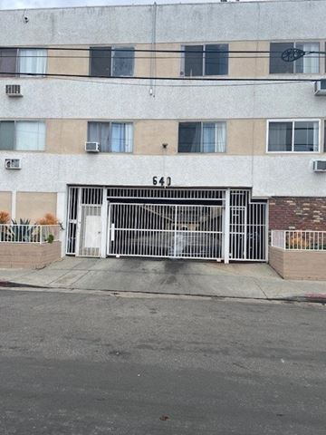 Los Angeles apartment for rent - The image shows a building with the number 543 on it.