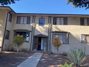 Los Angeles apartment for rent - A building with the number 4035 on the front door.