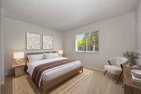 Sacramento apartment for rent - Beautiful Bright Bedroom at Rush River Apartments, Sacramento