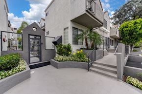 Burbank apartment for rent - Apartment completx grounds. There are numerous planters filled with shrubs and flowers. 