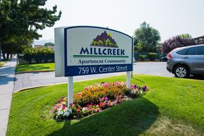 Midvale apartment for rent - Monument sign and grounds
