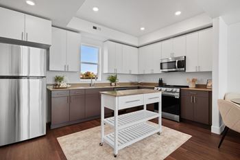 Stainless steel & energystar qualified appliances