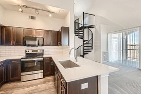 Englewood apartment for rent - Kitchen at Fox Run Lofts Apartments