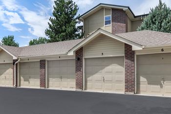 Detached garage