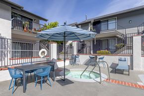 Canoga Park apartment for rent - Relaxation redefined: Dive into luxury living at Independence Plaza, where every apartment boasts an updated patio overlooking our pool area and jacuzzi. Your perfect oasis awaits.