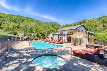 Sooth spa at crooked oak apartments in novato, california