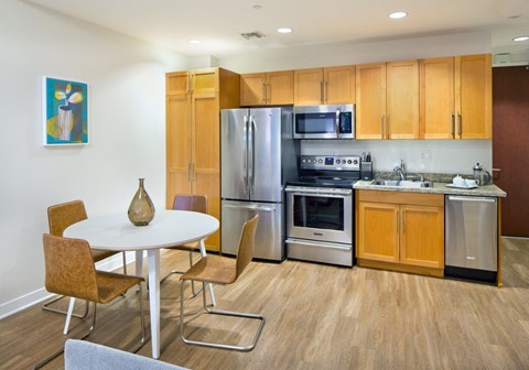 Floor plan for studio, 1 bath, 609 sqft