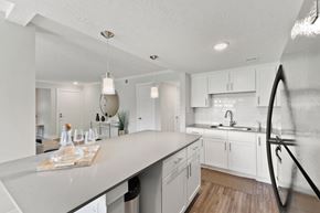 Carmel apartment for rent - Tile Backsplash at Lakes of Carmel Apartments, Carmel