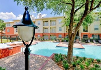 Montfort pool