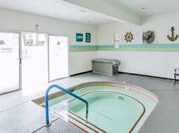 Heated pool/ heated spa