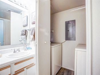 Full-sized in-unit washer & dryers