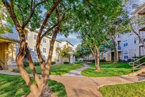 Tulsa apartment for rent - Safe Outdoor Walking Paths at Estancia Apartments, Tulsa, 74133
