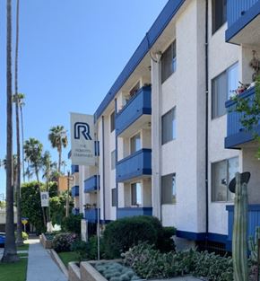Los Angeles apartment for rent - Front of the Bldg