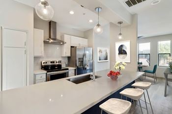 Breakfast bar (in select apartments)