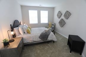 Suffolk apartment for rent - 2 bedroom decorated model guest bedroom