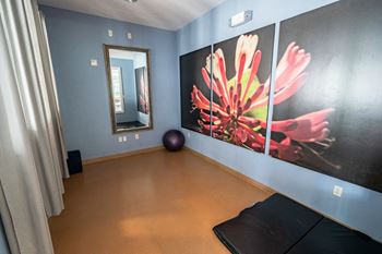24-Hr fitness center