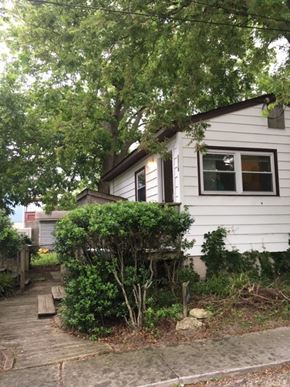 Hampton house for rent - 321 B N 1st Street