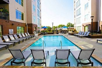 Refreshing pool with large sundeck and wi-fi