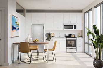 Well equipped eat-in kitchen