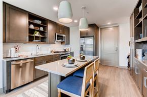Vista apartment for rent - Island Seating at The Rylan Apartments
