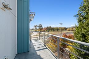 Portland apartment for rent - Patio at Maddox Apartments