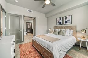 Phoenix apartment for rent - Bedroom at Centra Midtown Apartments