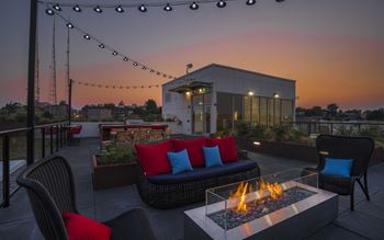 Rooftop entertainment deck
