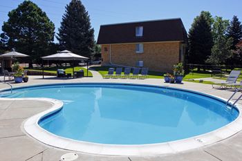 2 Relaxing pools with expansive sundecks