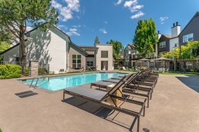 Beaverton apartment for rent - resort style pool at Pallas