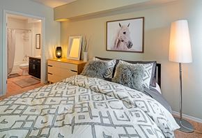 Portland apartment for rent - Beautiful Bedroom at Axcess Apartments Portland