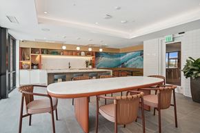 Denver apartment for rent - Cabana Lounge with Entertaining Kitchen - The Deveraux