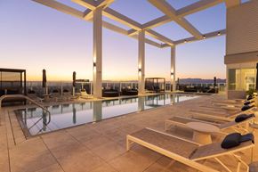 Los Angeles apartment for rent - Rooftop Pool & Sky Lounge Amenity - Hallasan